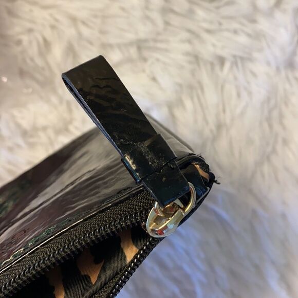 Victoria’s Secret Black Change Purse Llama Sponge - Picture 8 of 11